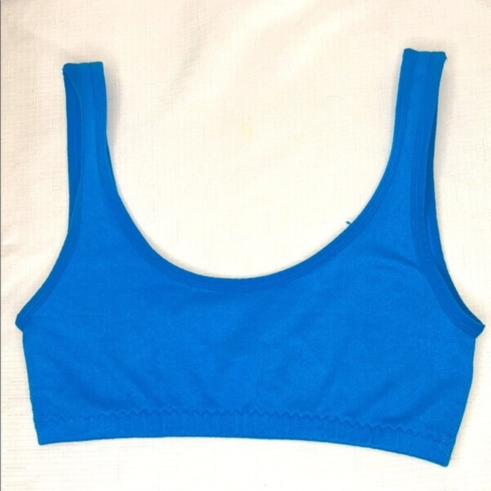 Forever 21 Blue Sports Bra with Stretchy Fabric and Supportive Fit